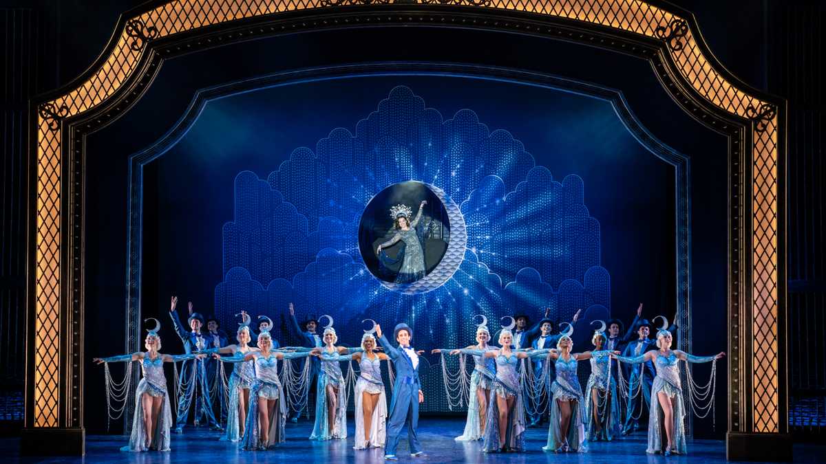 Review of ’42nd Street’: “That Tinseltown sparkle”