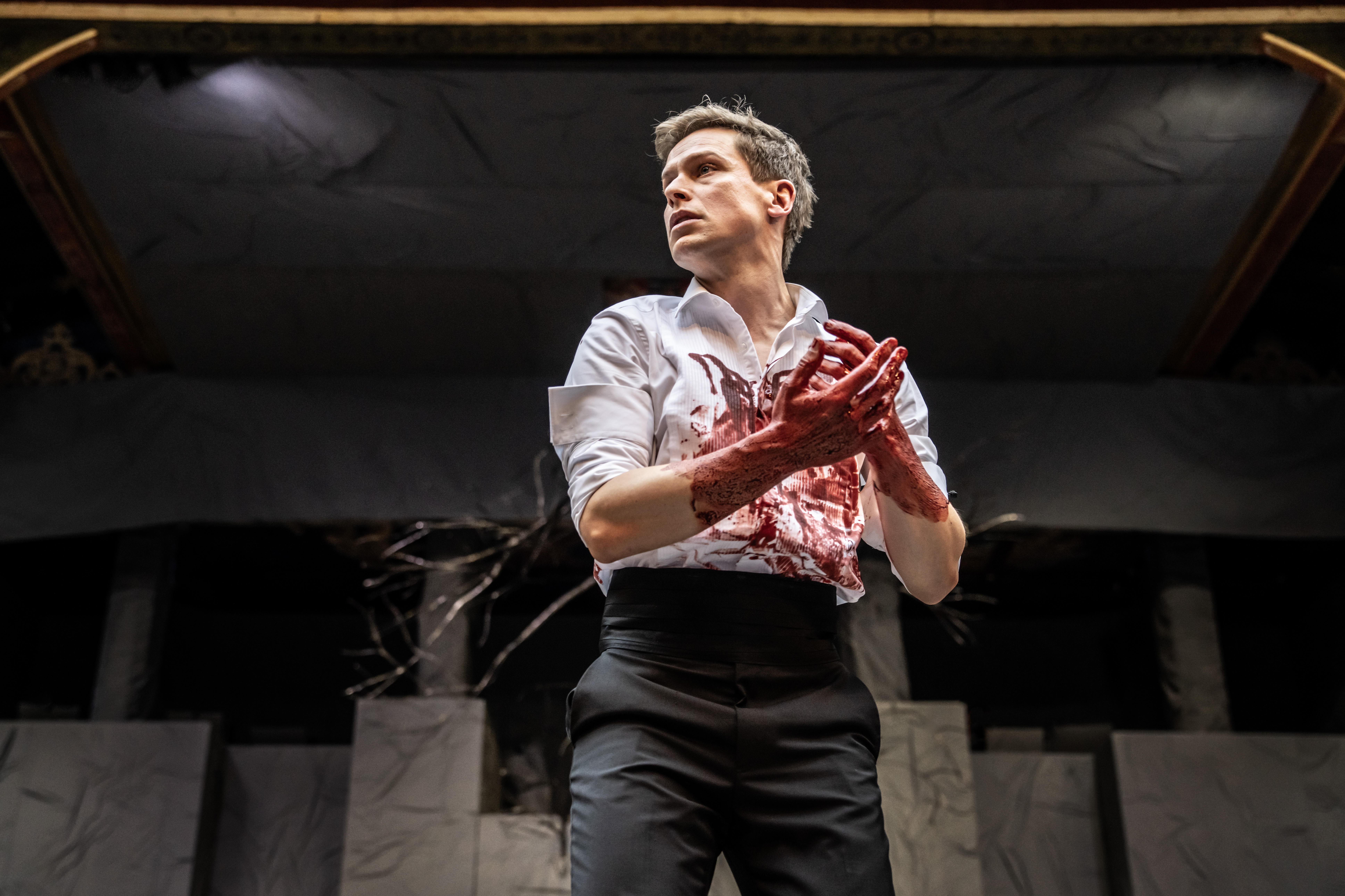Review of ‘Macbeth’: “Big toil, no trouble”