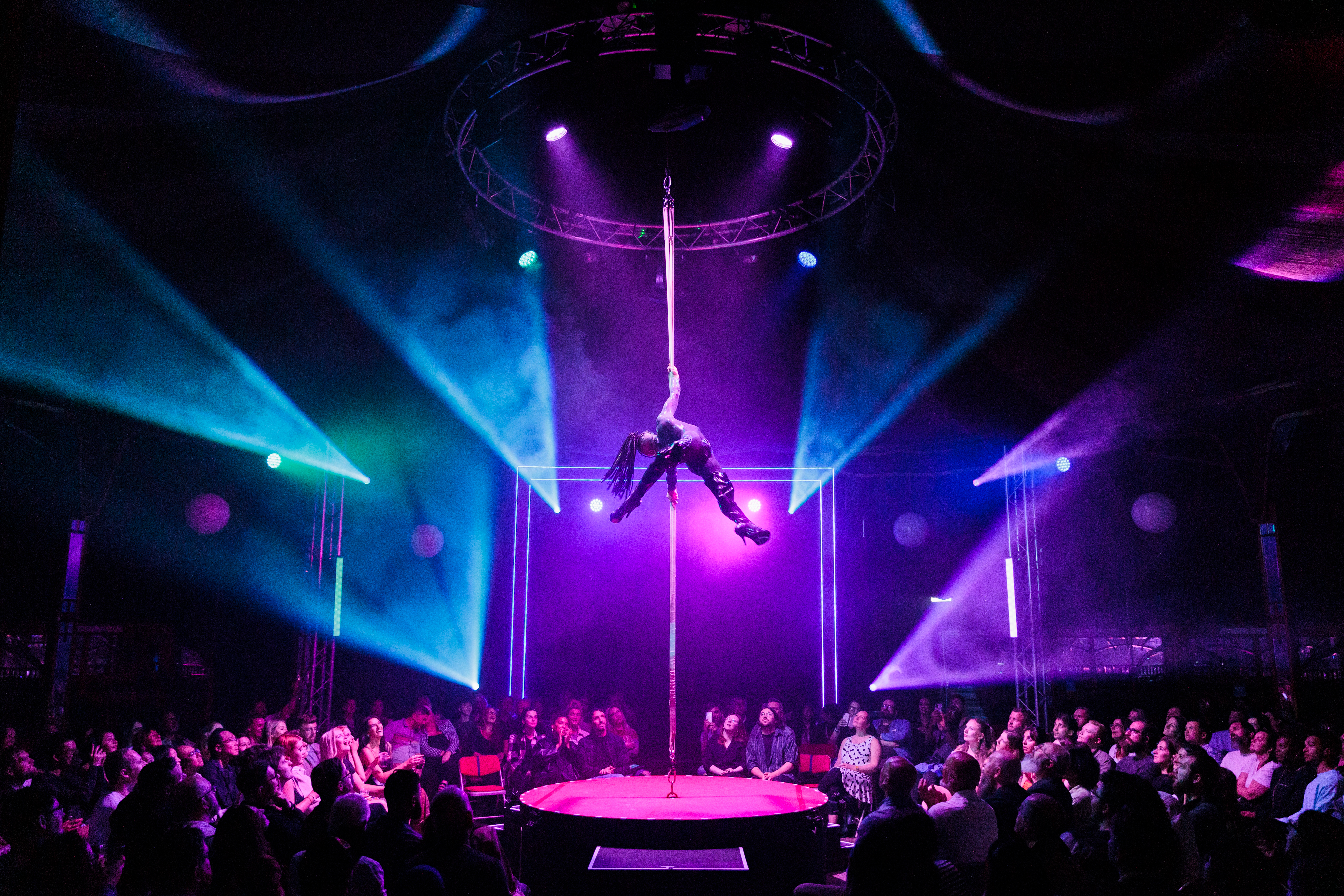 Review of ‘La Clique’: “A Grinchy pleasure”