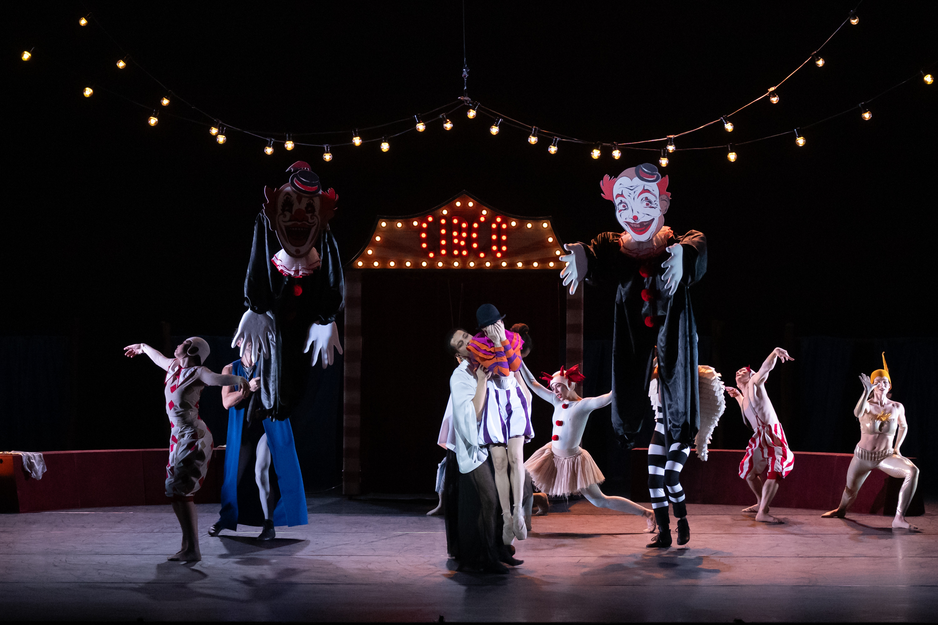 Review of ‘La Strada’: “Send in more clowns”