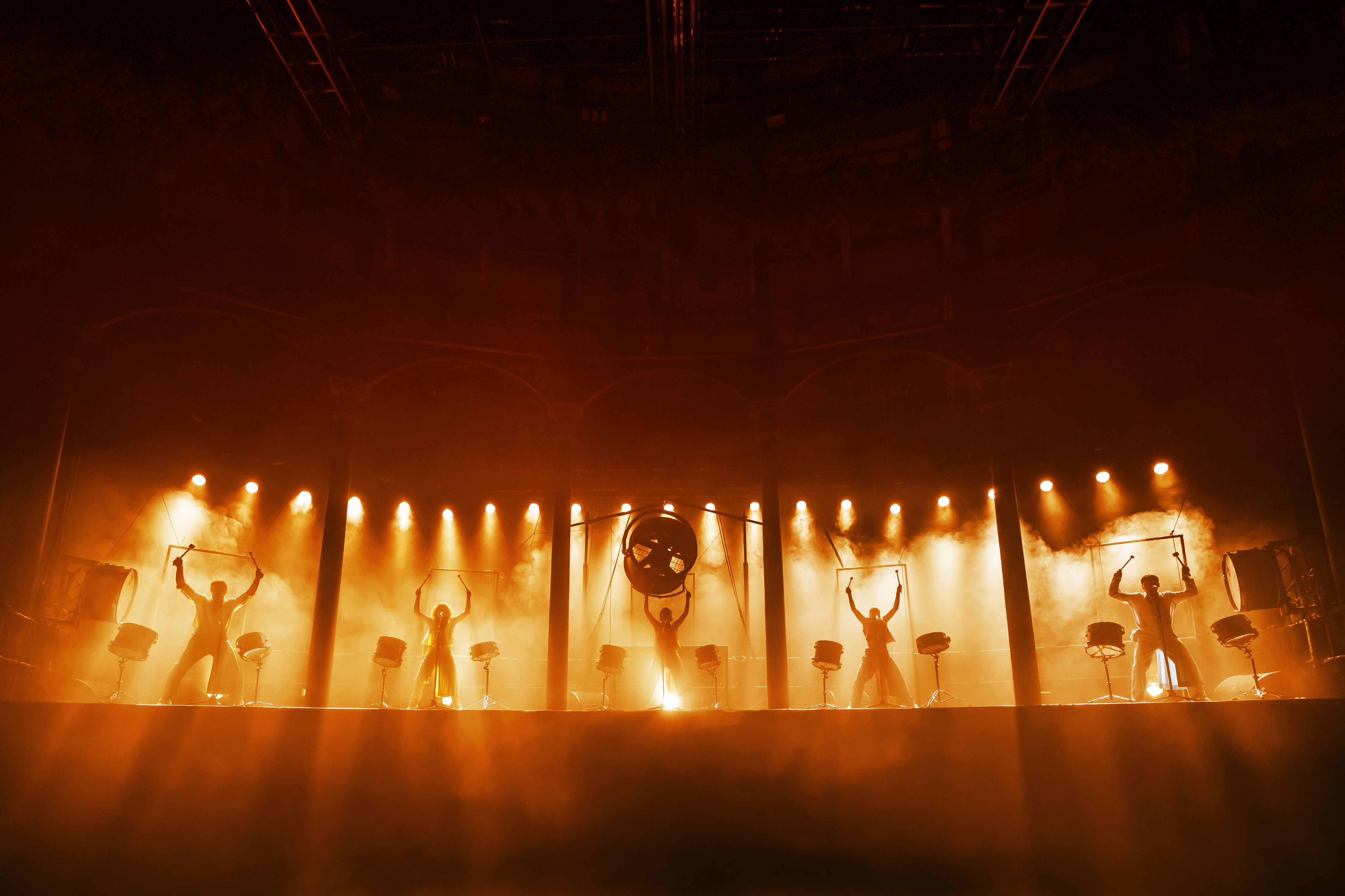 Review of ‘Fuerza Bruta: Aven’: “Unity makes the real strength”