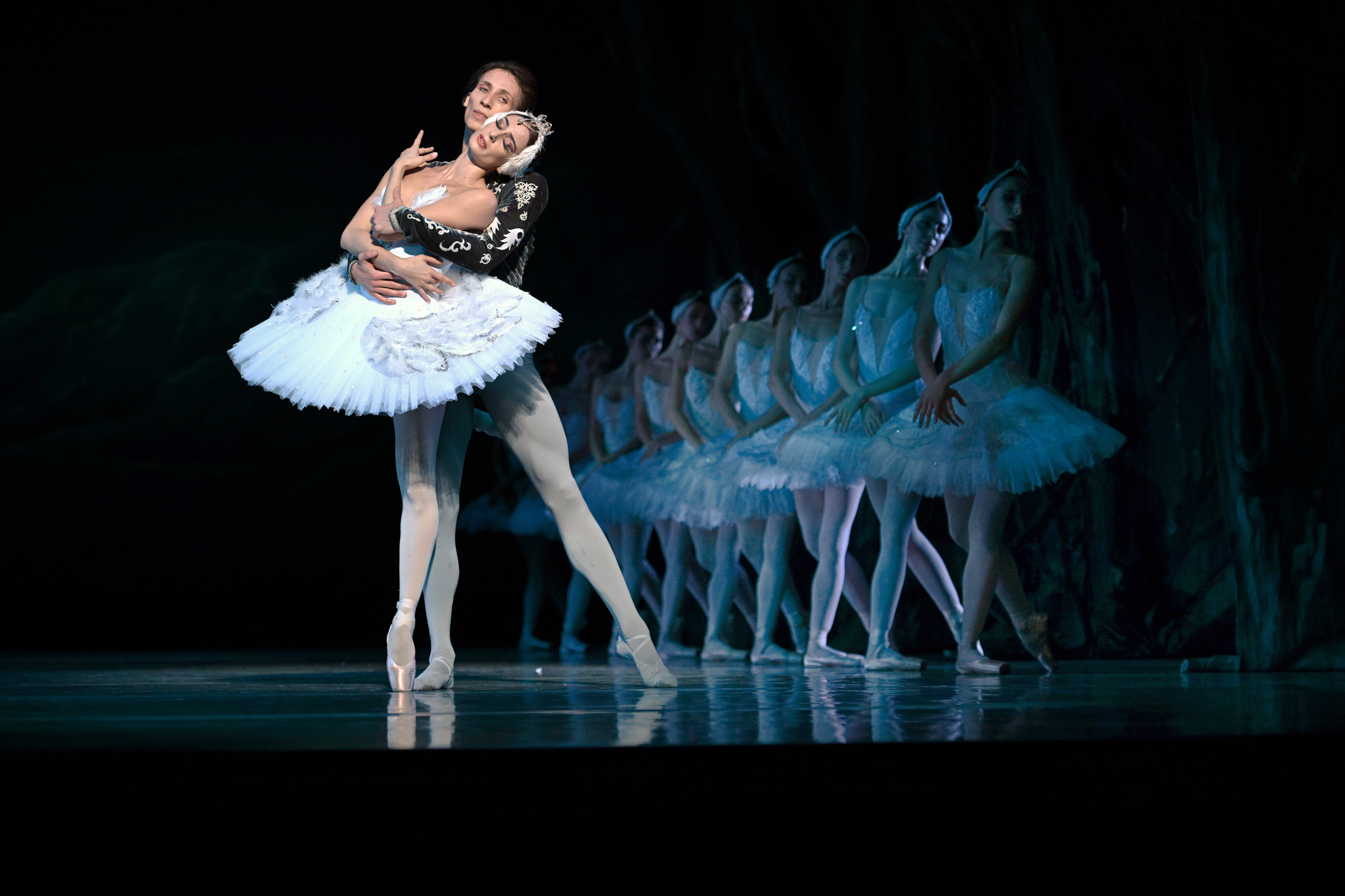 Review of The Ballet of the State of Georgia’s ‘Swan Lake’: “As if Aronofsky was behind it”