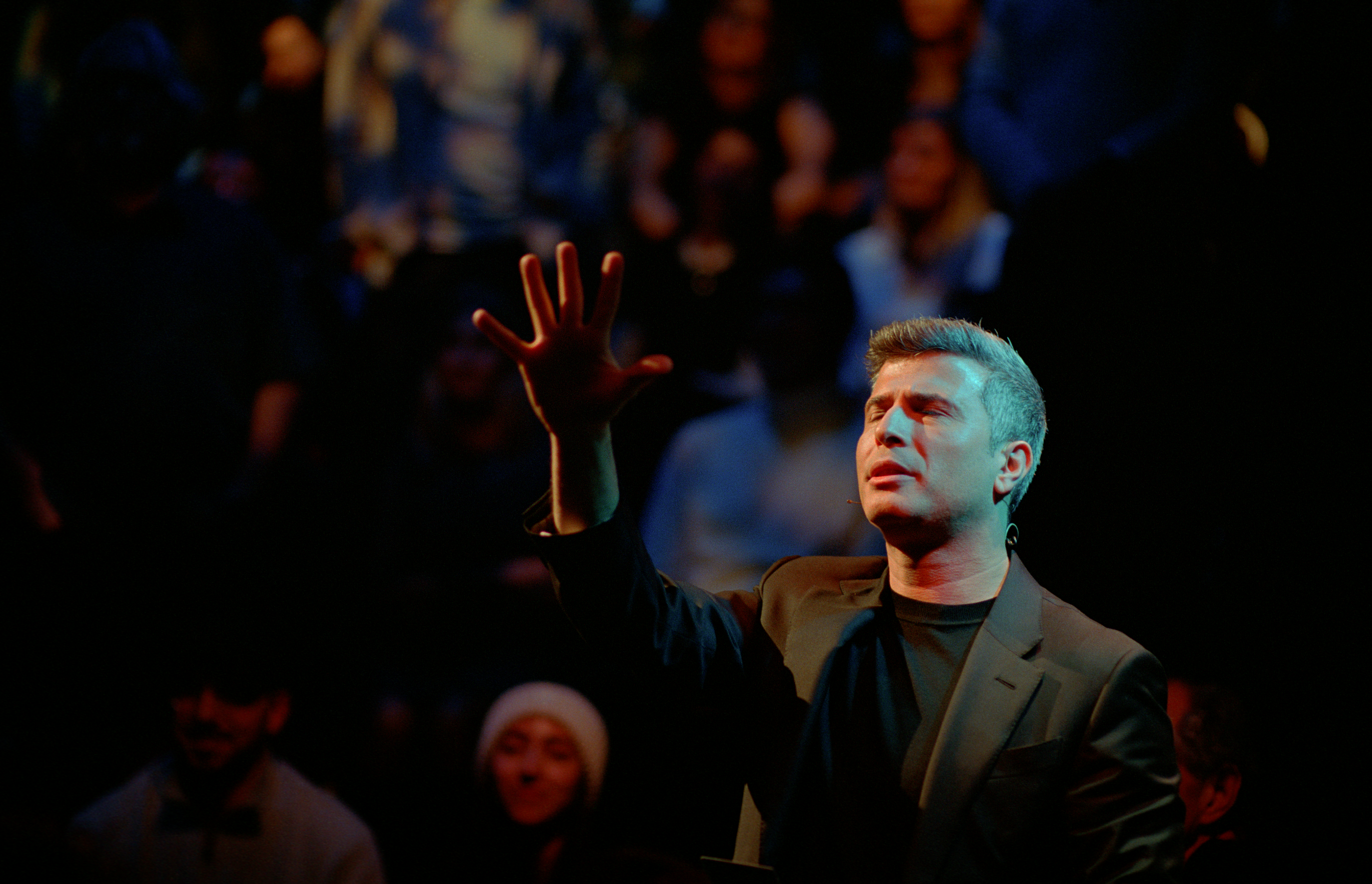 Review of Asi Wind’s ‘Incredibly Human’: “As if by magic”