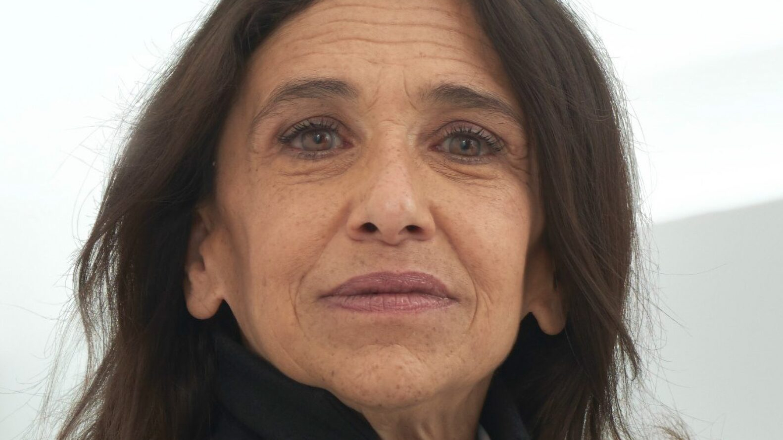 Kathryn Hunter talks new play ‘Gigi & Dar’: “Why war?”