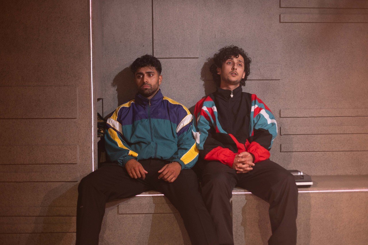 Review of ‘Statues’: “Carved but not ingrained”