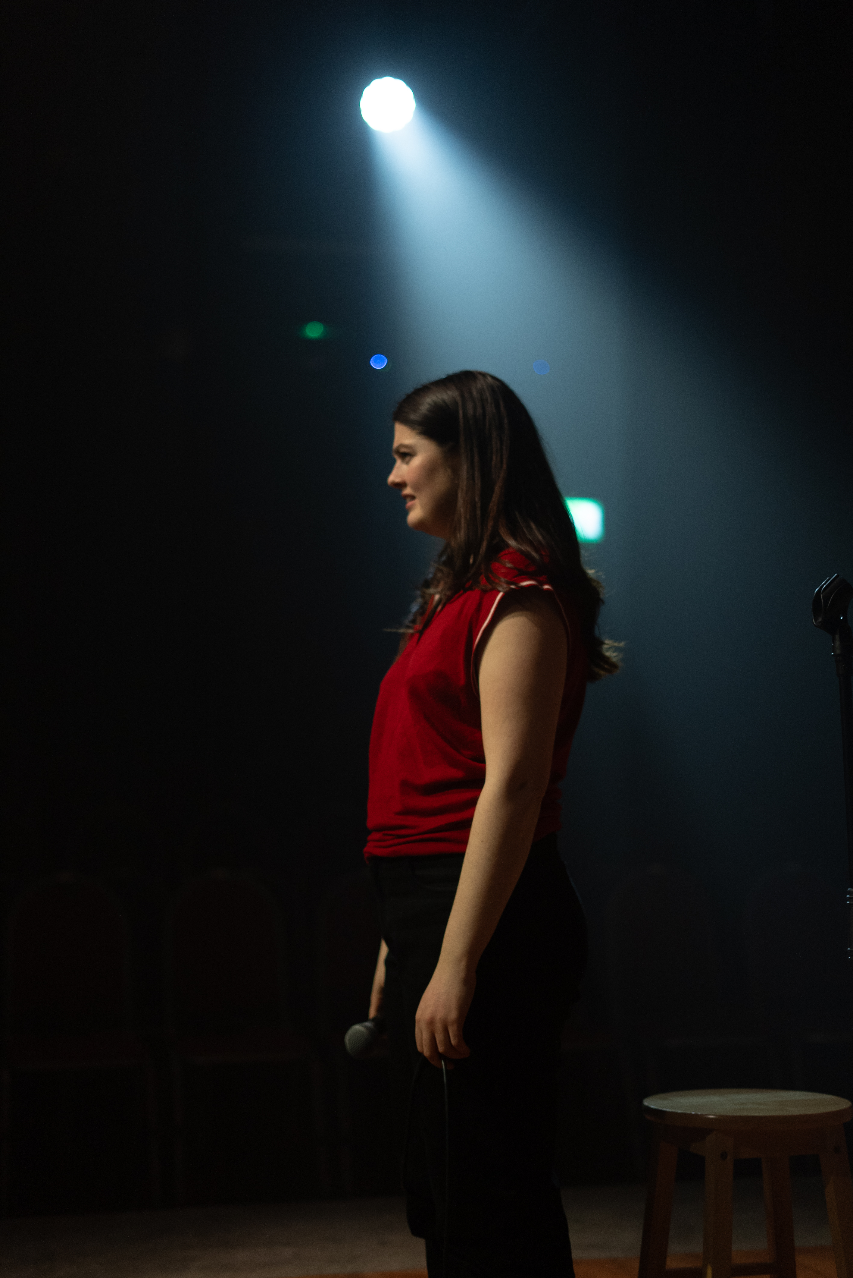 Review of ‘Looking For Giants’: “Fifty shades off-grey”